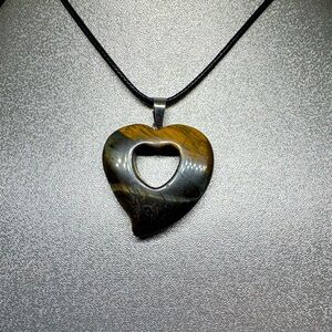 Heart-Shaped Tiger's Eye Pendant Necklace New